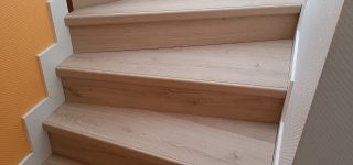 Réalisations menuisier poseur Les sens du Bois Recouvrement marches escalier