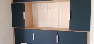 Réalisations menuisier poseur Les sens du Bois Agencement sur mesure meuble TV salon