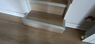 Réalisations menuisier poseur Les sens du Bois Recouvrement marches escalier